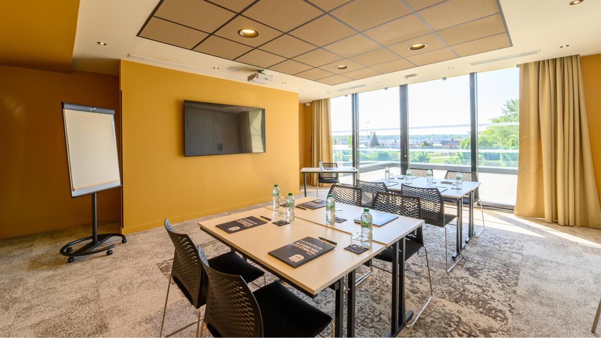 Kyriad Prestige Compiegne Jaux